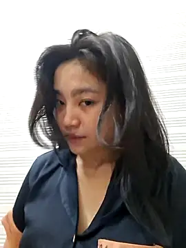 Minn-cute online show from 04/23/26, 03:02
