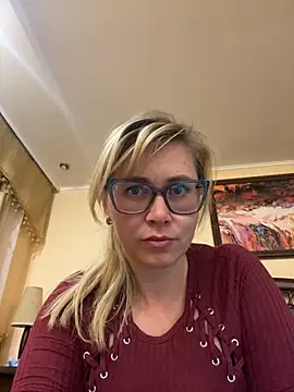 Crystal00Girl online show from 10/03/25, 09:38