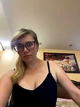 Crystal00Girl online show from 10/07/25, 07:04