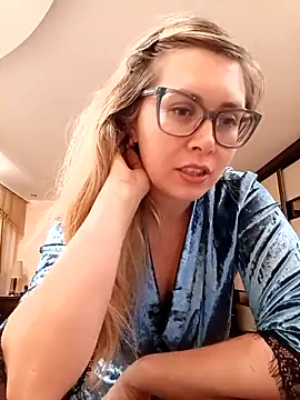 Crystal00Girl online show from 11/03/25, 08:56