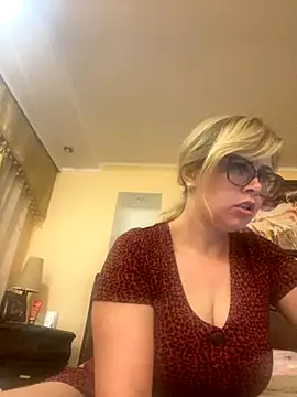 Crystal00Girl online show from 09/27/25, 08:48