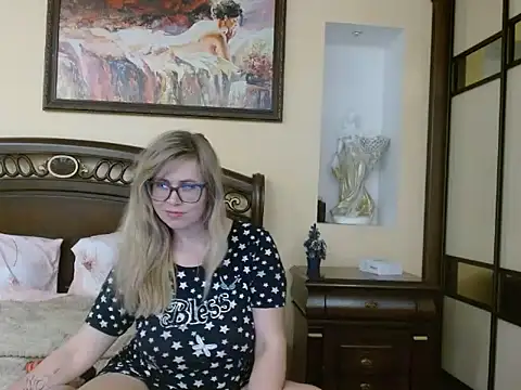 Crystal00Girl online show from 12/23/25, 12:11