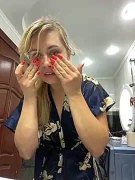 Crystal00Girl online show from 10/15/25, 07:38