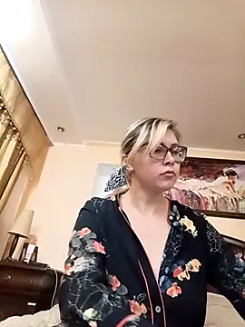 Crystal00Girl online show from 10/20/25, 08:20