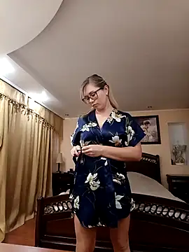 Crystal00Girl online show from 10/27/25, 08:10