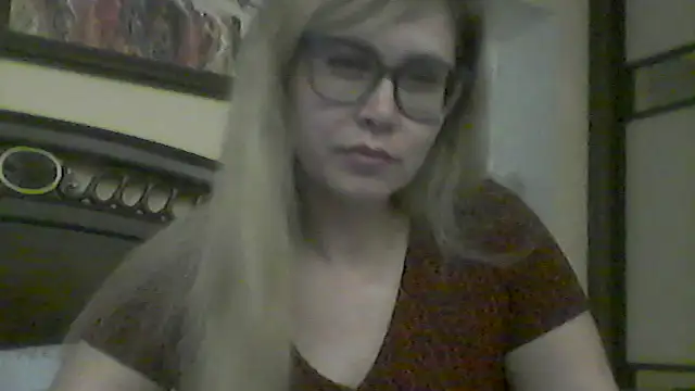 Crystal00Girl online show from 10/31/25, 09:54