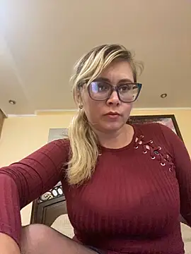 Crystal00Girl online show from 10/11/25, 10:22