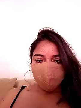 Little toy girl online show from 10/05/25, 08:38