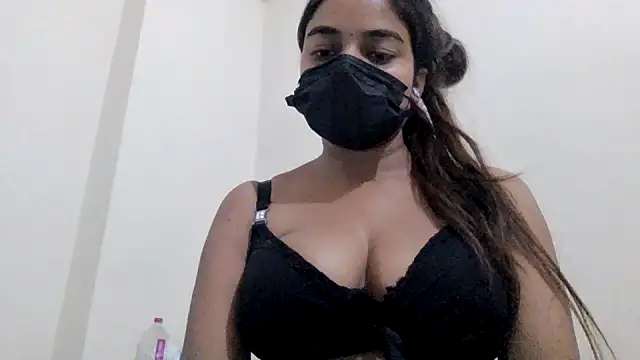 Snapshot of Little_toy_girl chatting on 06/27/26, 12:33 Little toy girl online show from 06/27/26, 12:33