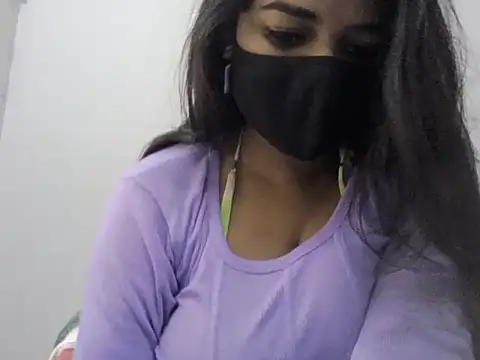 Snapshot of Little_toy_girl chatting on 12/14/25, 11:38 Little toy girl online show from 12/14/25, 11:38