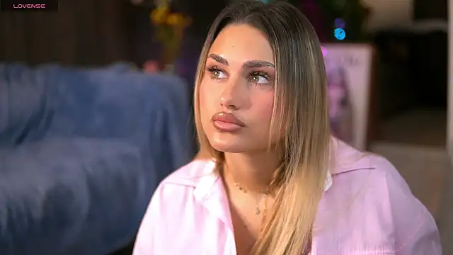 Snapshot of KayaAzur chatting on 11/06/25, 05:33 KayaAzur online show from 11/06/25, 05:33