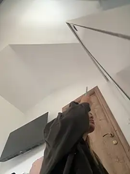 Snapshot of KayaAzur chatting on 11/08/25, 08:29 KayaAzur online show from 11/08/25, 08:29