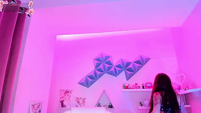 dreamleah  online show from 07/04/26, 11:42