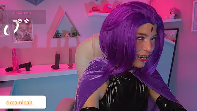 Snapshot of dreamleah_ chatting on 11/30/25, 04:57 dreamleah online show from 11/30/25, 04:57