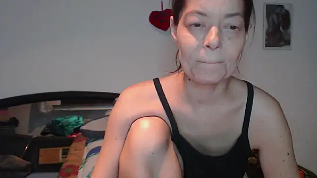 Snapshot of SexySarah177 chatting on 12/21/24, 12:42 SexySarah177 online show from 12/21/24, 12:42