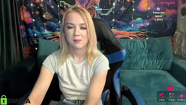 CrystalGirl99 online show from 03/10/26, 07:45