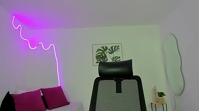 Cherrydollxx online show from 09/26/25, 12:01