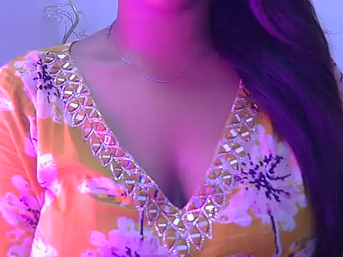 Snapshot of hottymoody chatting on 09/19/25, 08:07 hottymoody online show from 09/19/25, 08:07