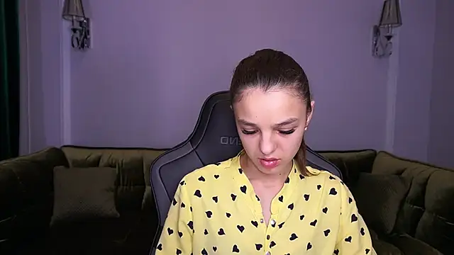 AnitaBambie online show from 11/29/25, 01:55