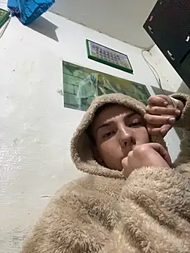 Snapshot of LoganBenedictt chatting on 02/02/26, 03:05 LoganBenedictt online show from 02/02/26, 03:05