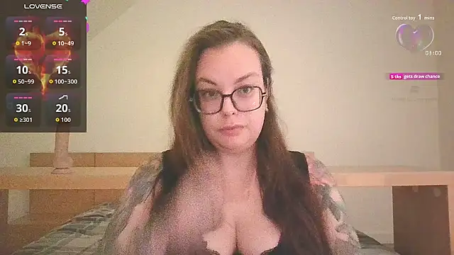 Snapshot of Miss_Lucifer6 chatting on 10/19/25, 06:32 Miss Lucifer6 online show from 10/19/25, 06:32