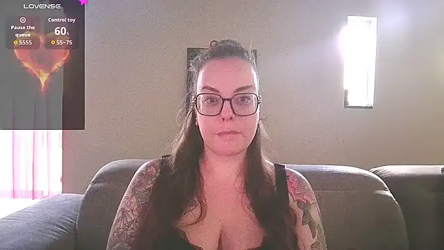 Snapshot of Miss_Lucifer6 chatting on 09/30/25, 02:45 Miss Lucifer6 online show from 09/30/25, 02:45