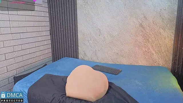 nena cupcake  online show from 04/07/26, 11:34