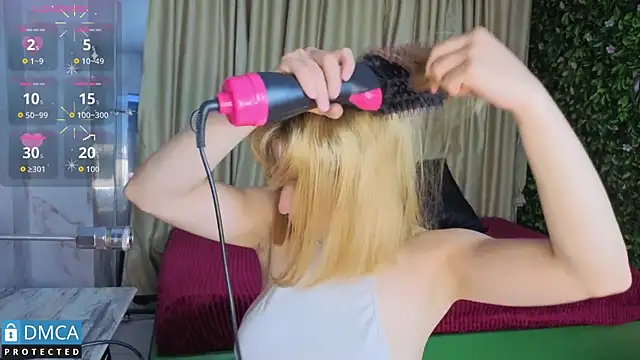 nena cupcake  online show from 02/17/26, 11:07