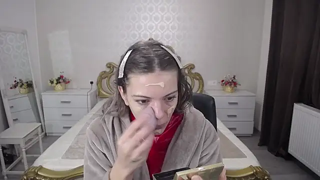 Snapshot of AmberTop chatting on 10/15/25, 07:16 AmberTop online show from 10/15/25, 07:16