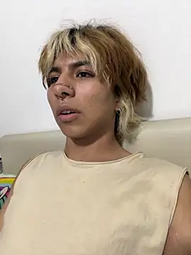 Snapshot of OliIverr22 chatting on 09/21/25, 04:06 OliIverr22 online show from 09/21/25, 04:06