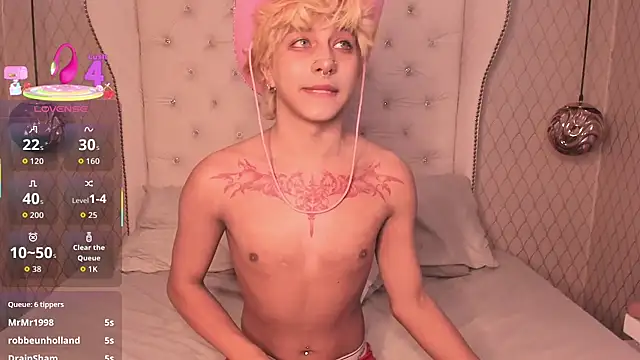 Snapshot of OliIverr22 chatting on 10/22/25, 01:21 OliIverr22 online show from 10/22/25, 01:21