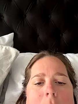 hornykitty1210 online show from 11/06/25, 05:17