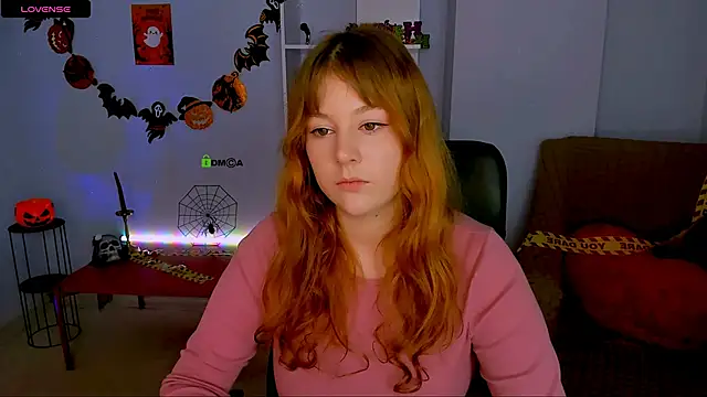 Snapshot of lola_sun12 chatting on 10/28/25, 08:30 lola sun12 online show from 10/28/25, 08:30