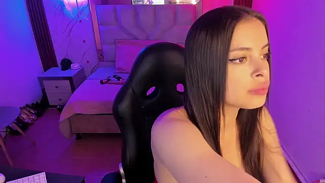 Snapshot of Lizeth_Salazar chatting on 10/27/25, 11:33 Lizeth Salazar online show from 10/27/25, 11:33