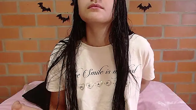 Montserrat Jay online show from 10/29/25, 01:54