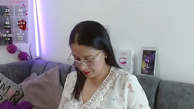 Alana steel 1 online show from 04/08/26, 07:26