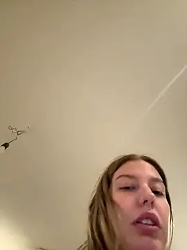 Chloemillerrxx online show from 12/15/25, 10:48