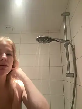 Chloemillerrxx online show from 01/13/26, 02:43