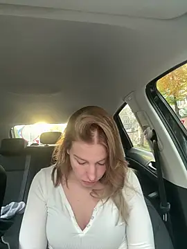 Chloemillerrxx online show from 11/18/25, 02:42