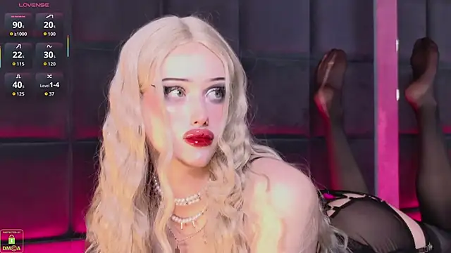 RoxyKyper online show from 12/19/25, 03:36