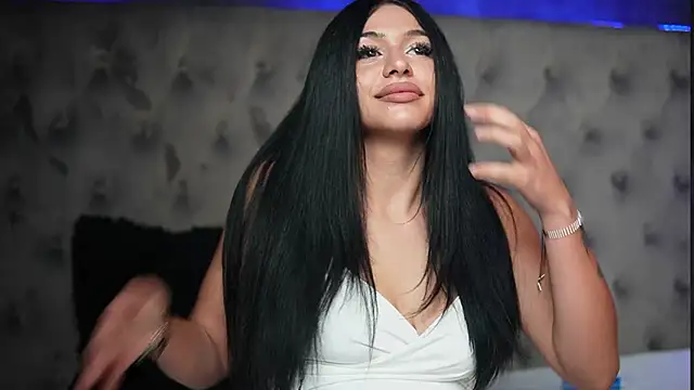 Snapshot of GiuliaSya chatting on 09/14/25, 08:42 GiuliaSya online show from 09/14/25, 08:42