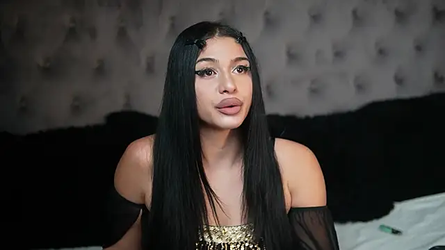 Snapshot of GiuliaSya chatting on 10/11/25, 10:11 GiuliaSya online show from 10/11/25, 10:11