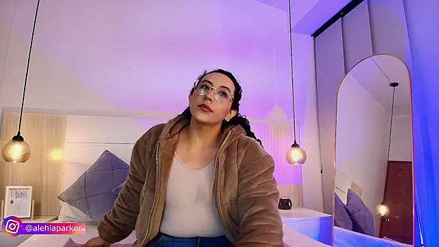 Snapshot of alehia_cute chatting on 10/12/25, 02:07 alehia cute online show from 10/12/25, 02:07