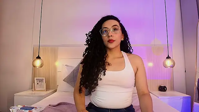 Snapshot of alehia_cute chatting on 10/06/25, 10:32 alehia cute online show from 10/06/25, 10:32