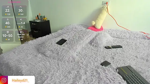 HaileyDuke online show from 11/27/25, 11:54