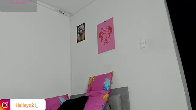 Snapshot of HaileyDuke chatting on 02/18/26, 11:56 HaileyDuke online show from 02/18/26, 11:56