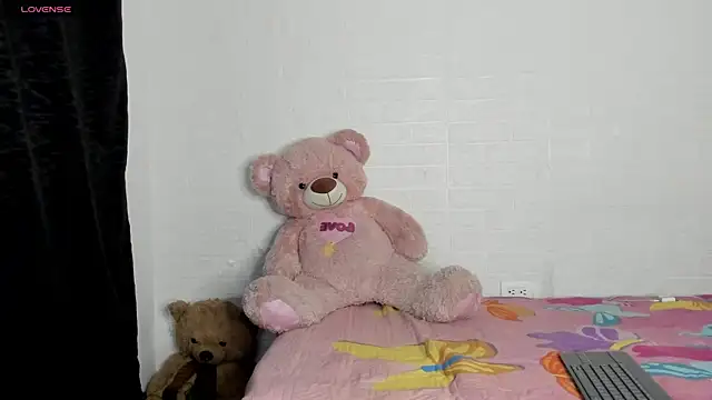 Snapshot of HaileyDuke chatting on 07/12/26, 03:51 HaileyDuke online show from 07/12/26, 03:51