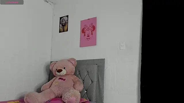 Snapshot of HaileyDuke chatting on 07/19/26, 02:20 HaileyDuke online show from 07/19/26, 02:20