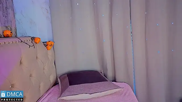 leidy morales  online show from 11/08/25, 11:14