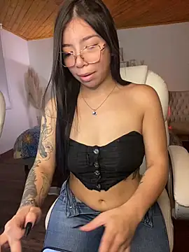 Maddy Piink online show from 11/29/25, 09:15